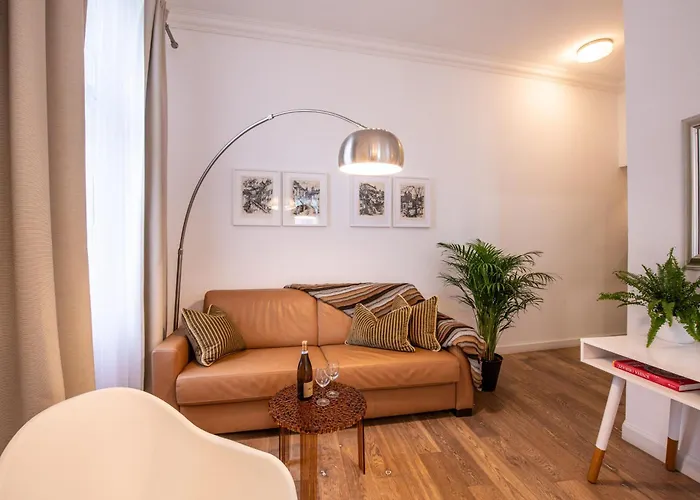 Modern Downtown - Renovated, On Ideal Location *