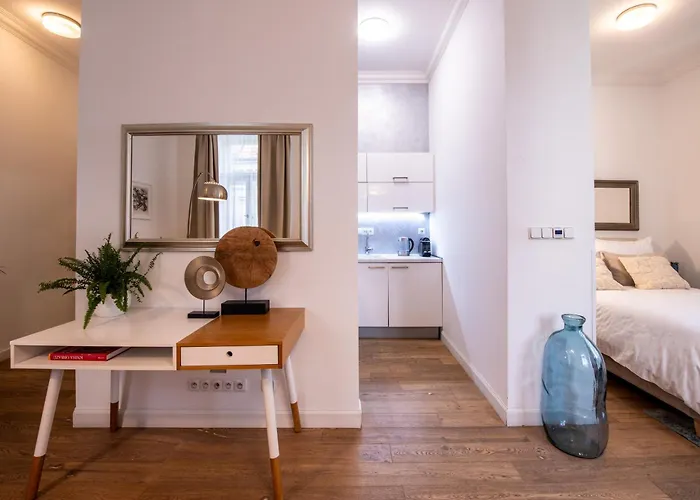 Modern Downtown - Renovated, On Ideal Location Apartment