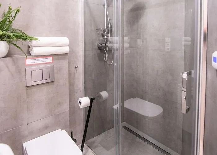 Modern Downtown - Renovated, On Ideal Location *