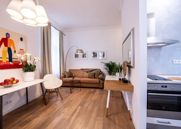 Modern Downtown - Renovated, On Ideal Location Apartment