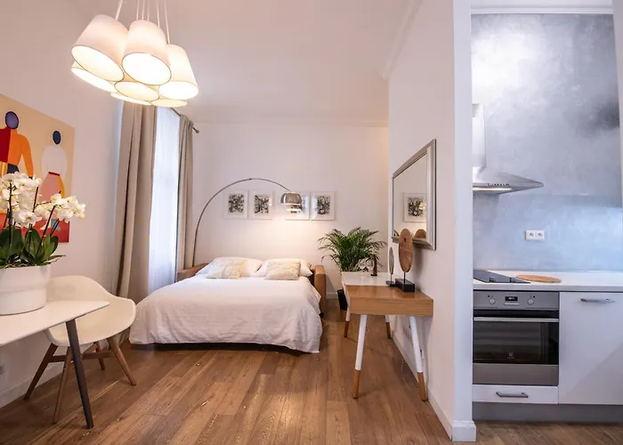 Apartment Modern Downtown - Renovated, On Ideal Location