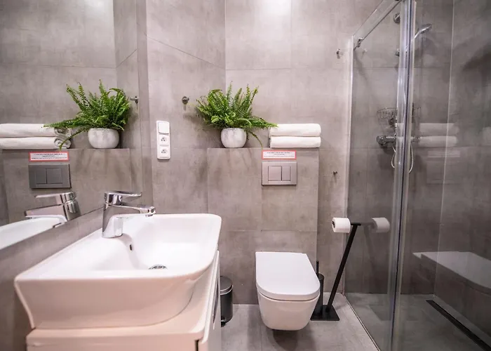 Modern Downtown - Renovated, On Ideal Location *