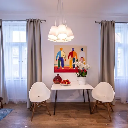 Modern Downtown - Renovated, On Ideal Location Прага