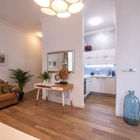 Lägenhet Modern Downtown - Renovated, On Ideal Location