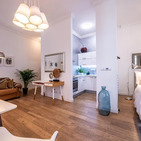 Modern Downtown - Renovated, On Ideal Location Prag