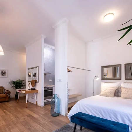 Modern Downtown - Renovated, On Ideal Location Lägenhet *