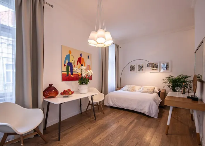 Lejlighed Modern Downtown - Renovated, On Ideal Location