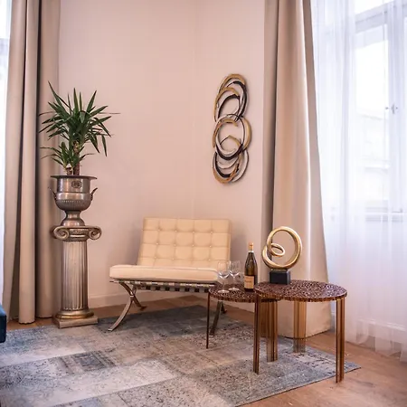 아파트 Modern Downtown - Renovated, On Ideal Location 프라하