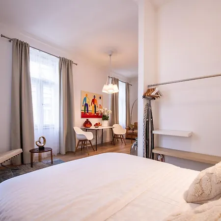 Modern Downtown - Renovated, On Ideal Location Apartamento Praga