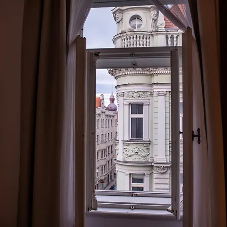 Modern Downtown - Renovated, On Ideal Location Apartament *