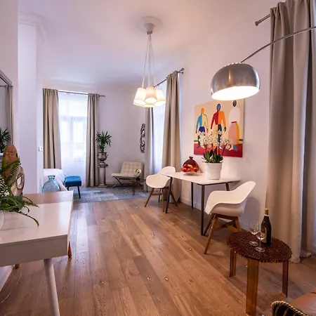 Modern Downtown - Renovated, On Ideal Location 프라하