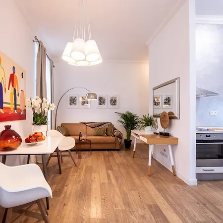Modern Downtown - Renovated, On Ideal Location * 프라하