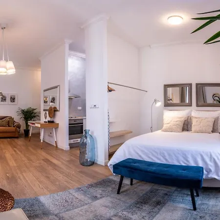 아파트 Modern Downtown - Renovated, On Ideal Location 프라하