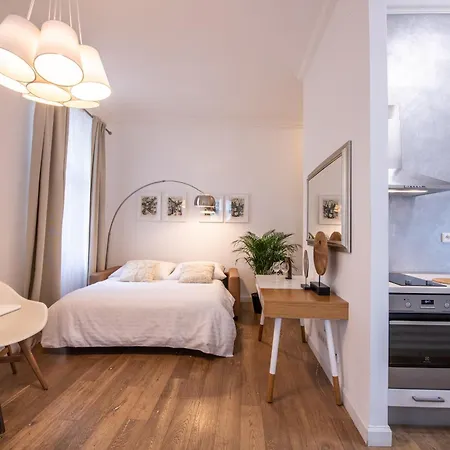 아파트 Modern Downtown - Renovated, On Ideal Location