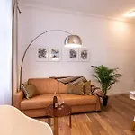 Modern Downtown - Renovated, On Ideal Location *
