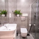 Modern Downtown - Renovated, On Ideal Location *